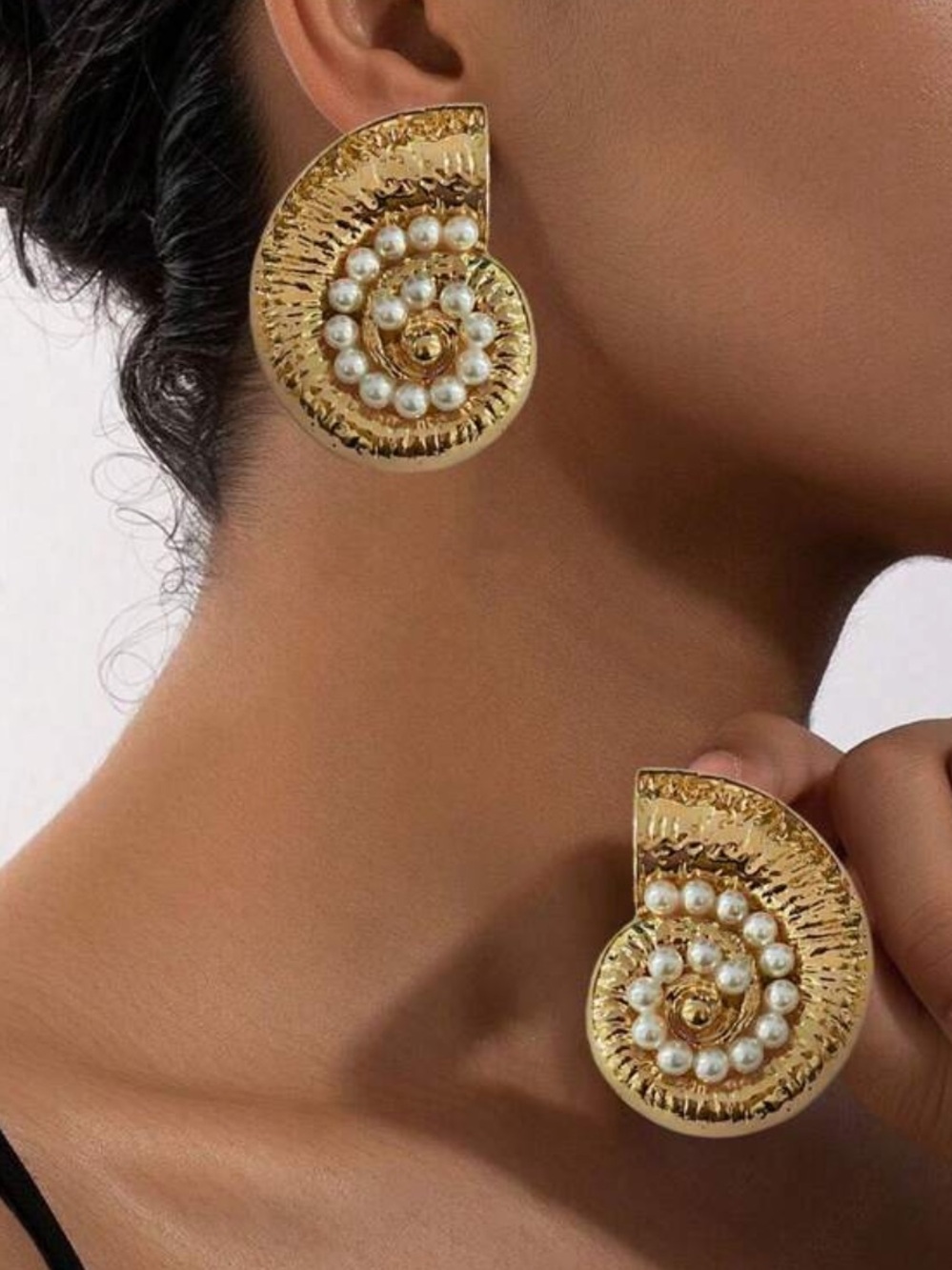 NEW! 14K gold plated Retro Seashell pearl earrings
